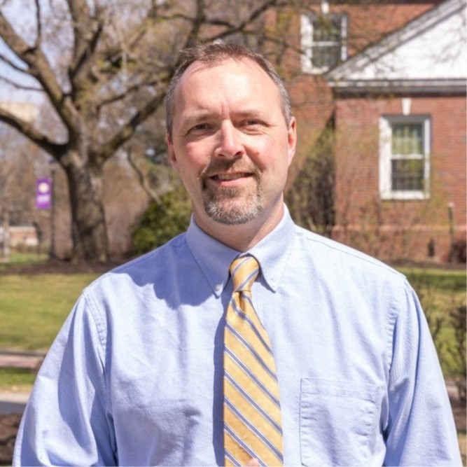 Greg Leonard Headshot